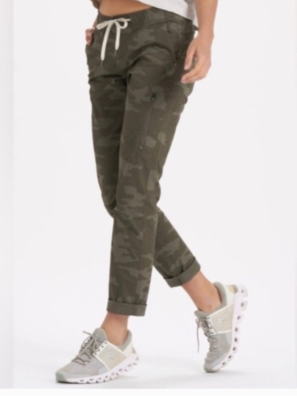 Vuori the rise the shine Olive Camo Ripstop Jogger - Picture 1 of 6